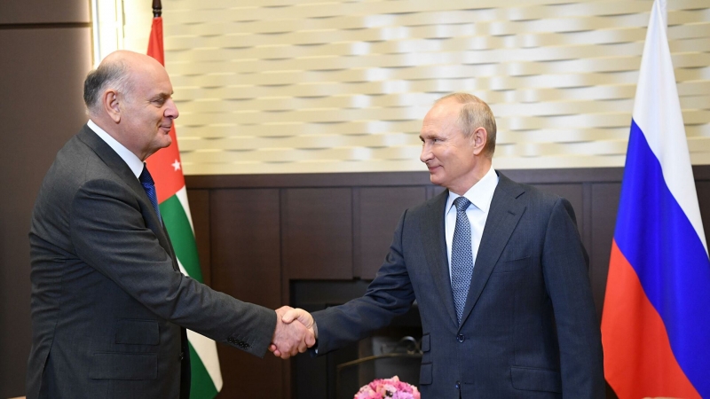 Глава Абхазии поблагодарил Россию за помощь в борьбе с COVID-19