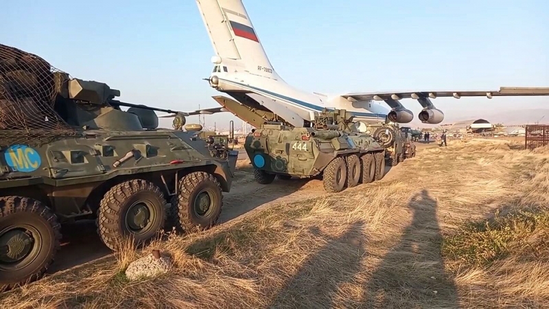 Песков прокомментировал отправку российских миротворцев в Карабах