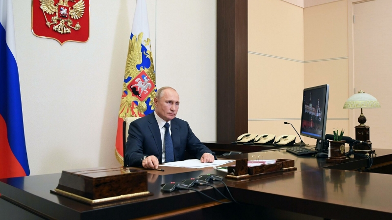 Путин призвал работать над живучестью системы управления ядерными силами