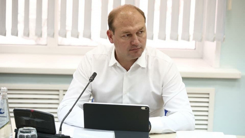 Ульяновского министра уволили после поездки за рубеж на частном самолете