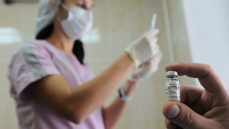 В Кремле оценили сроки начала массовой вакцинации от COVID-19 в России