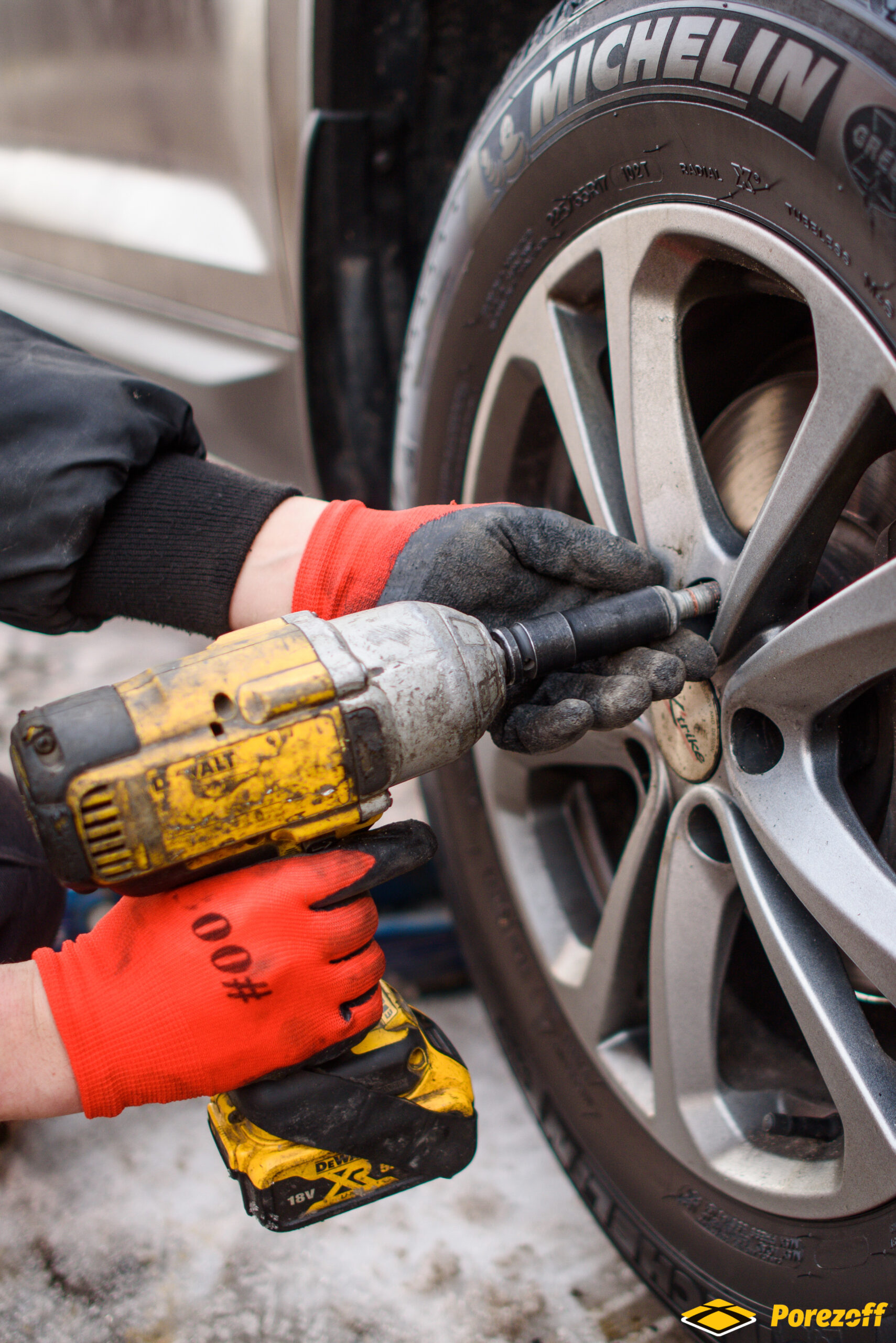 Выездной шиномонтаж для грузовиков на Обводном шоссе: минимизация простоев и максимизация эффективности