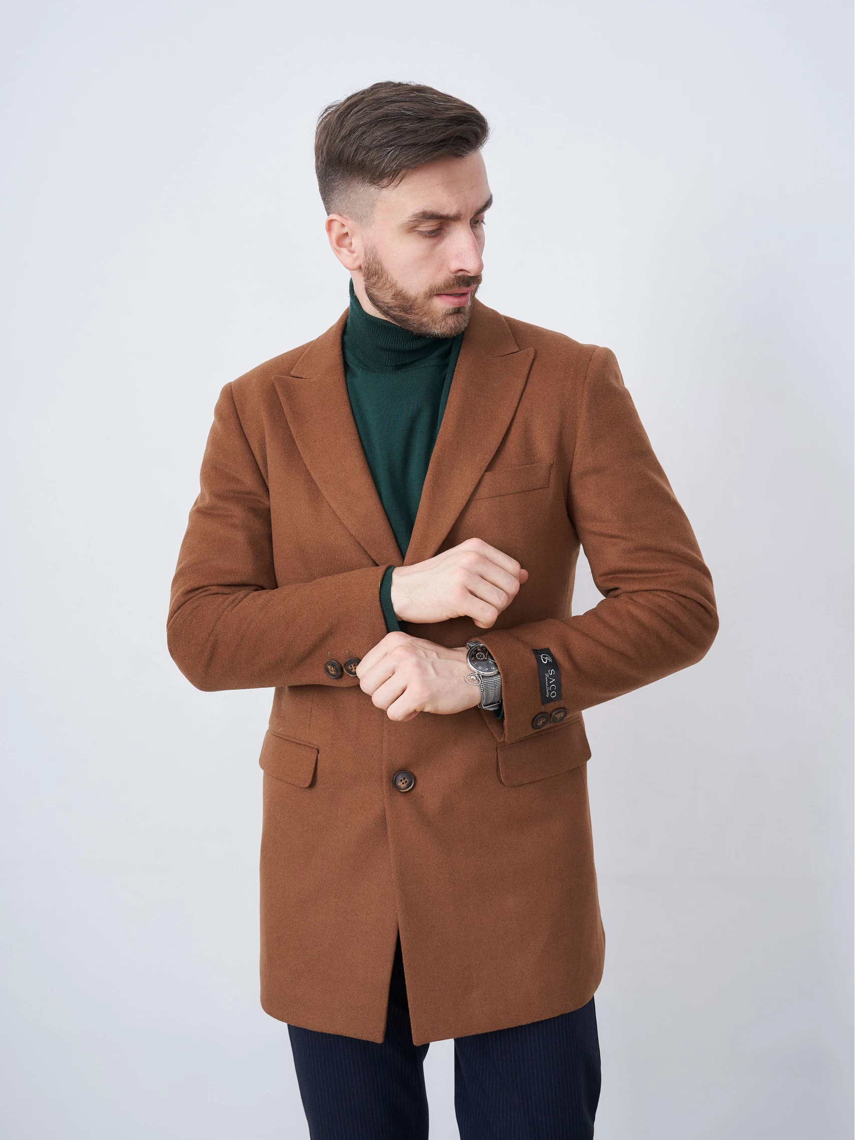 Модные мужские пальто в Санкт-Петербурге: выбор стиля и качества