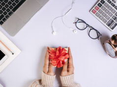 Корпоративные подарки для женщин: особенности выбора